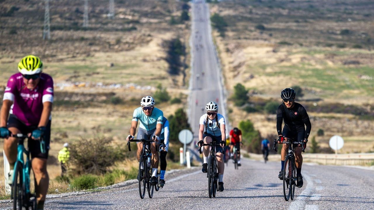 Çeşme’de pedallar 10’uncuyu kutladı: Veloturk Gran Fondo by Salcano sona erdi
