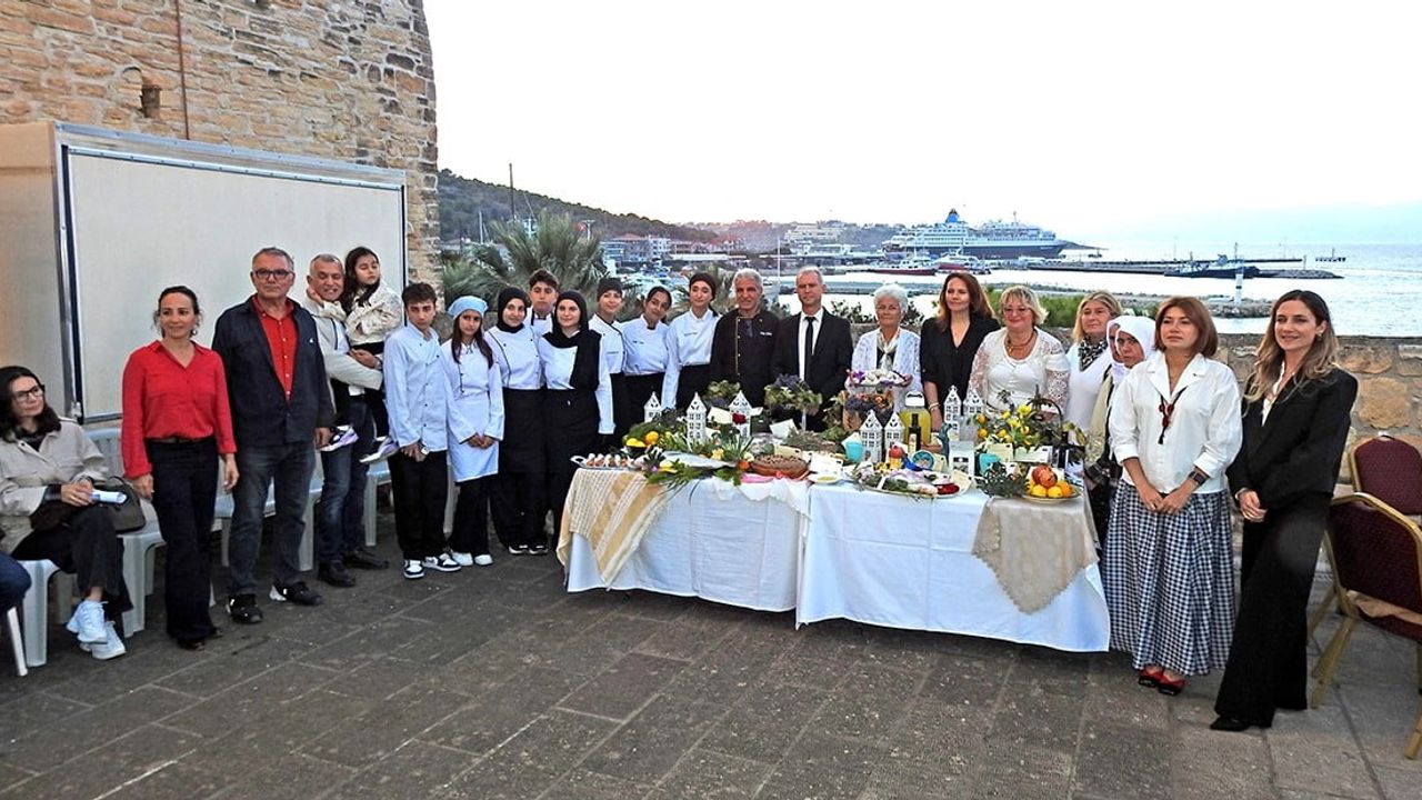Çeşmeli öğrenciler tarihî lezzetleri kültür sofrasında canlandırdı