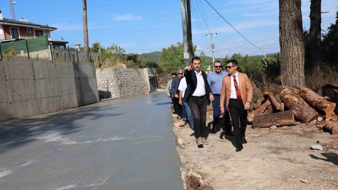Çetibeli için güvenli erişim: beton yol çalışması hız kazanıyor