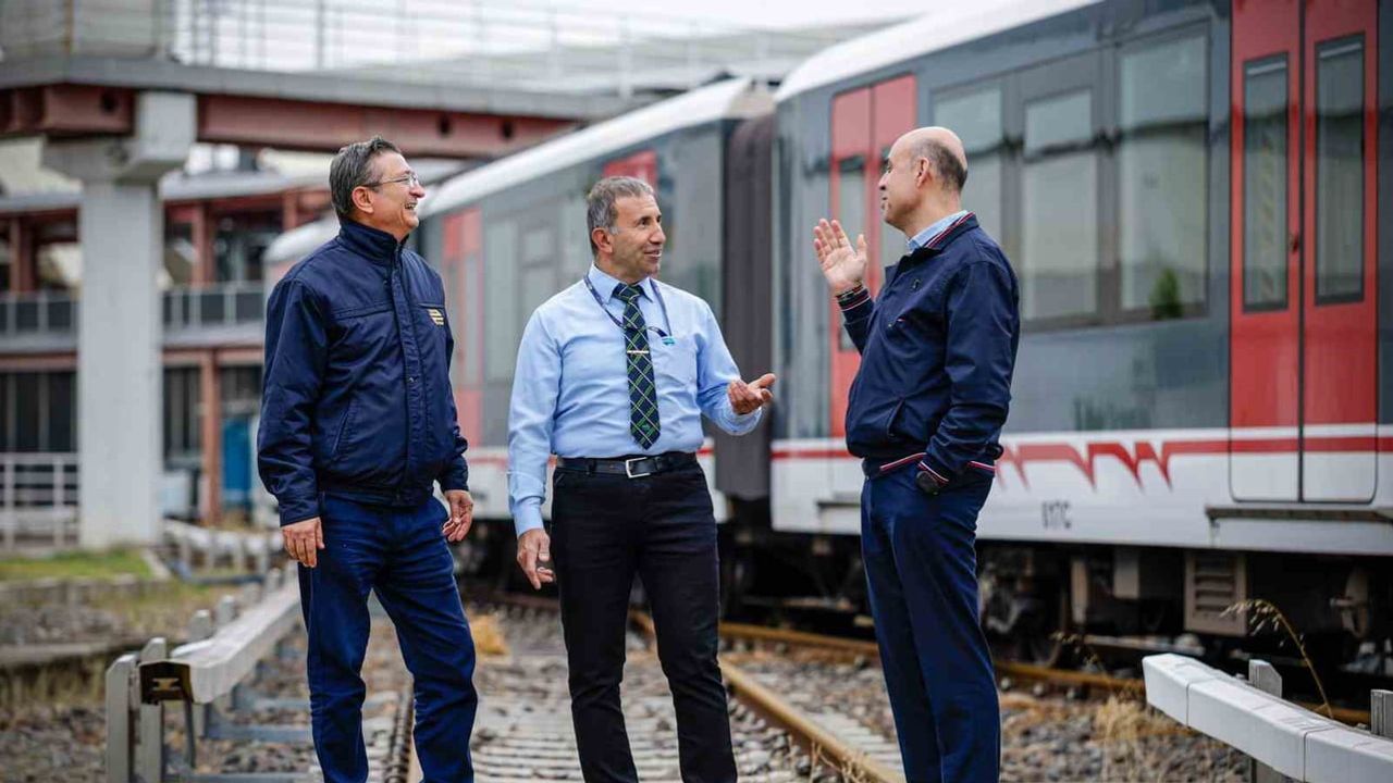 Çeyrek asırlık ray hikâyeleri: İzmir'in deneyimli vatmanları