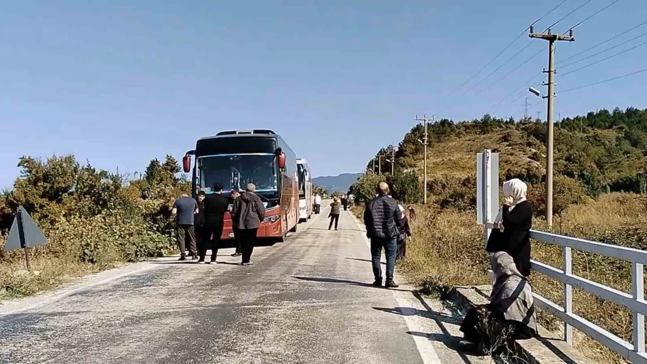 Cide-Bartın kara yolundaki kapanma günlük yaşamı zorluyor