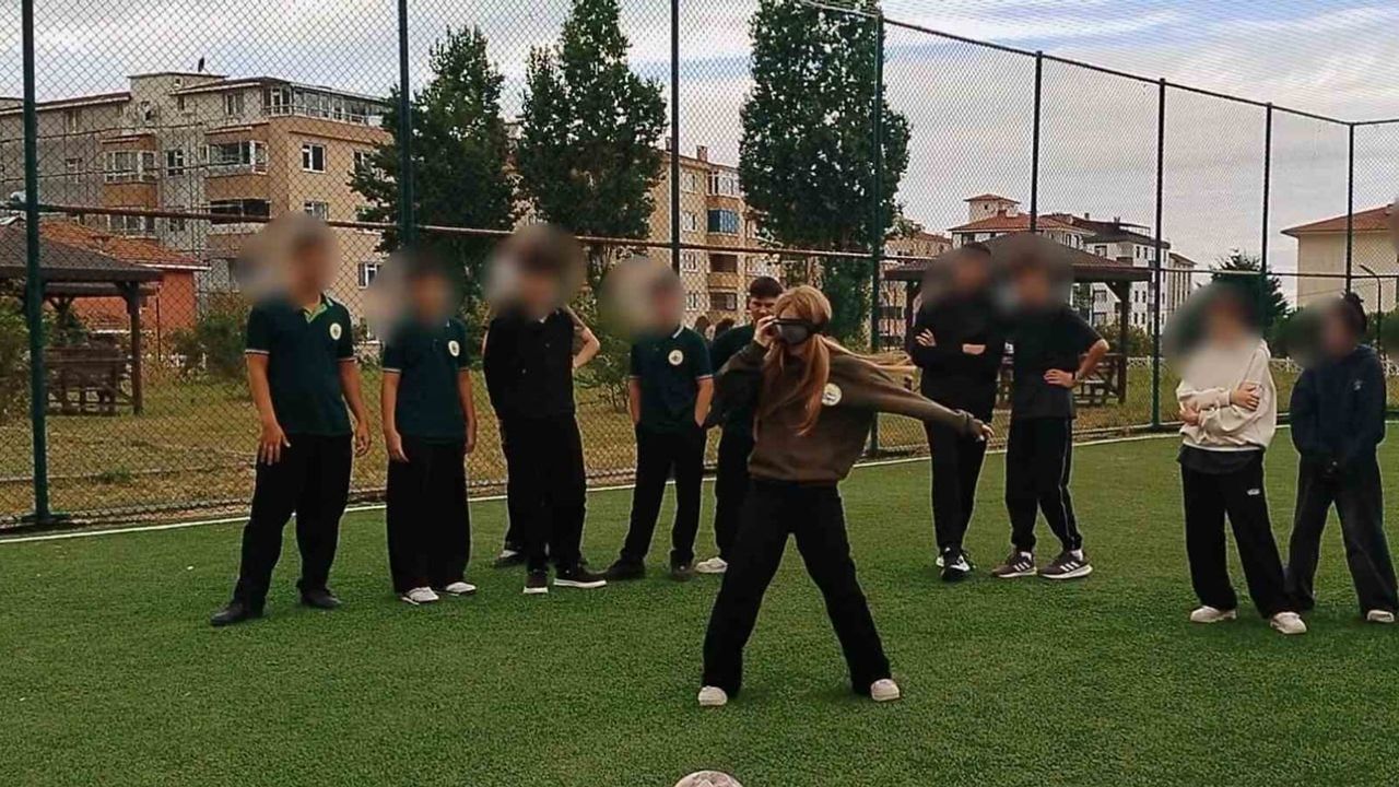 Cide'de lise öğrencilerine trafikte saygı ve hayati uyarılar yapıldı