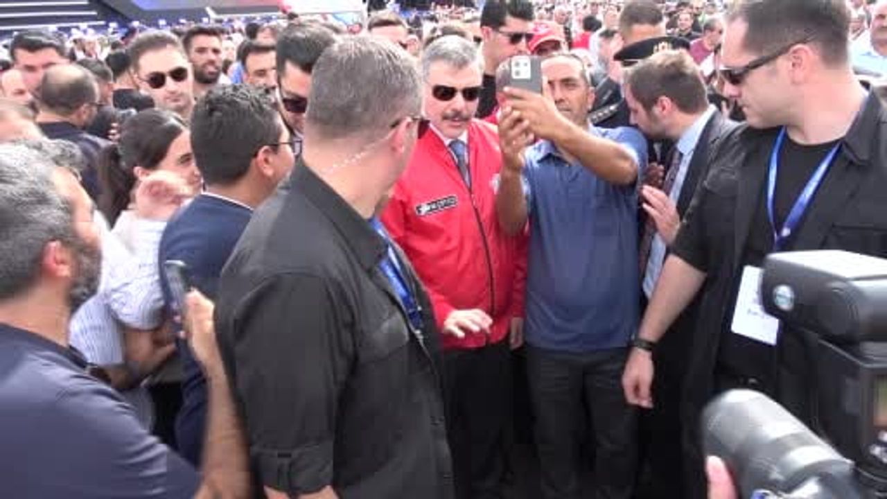 Çiftci, TEKNOFEST 2026'da emniyetin ilk helikopter simülatörünü denedi