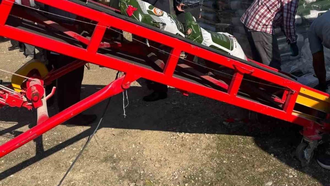 Çiftçiye maliyet desteği: Yenipazar'da 178 ton buğday tohumu dağıtıldı