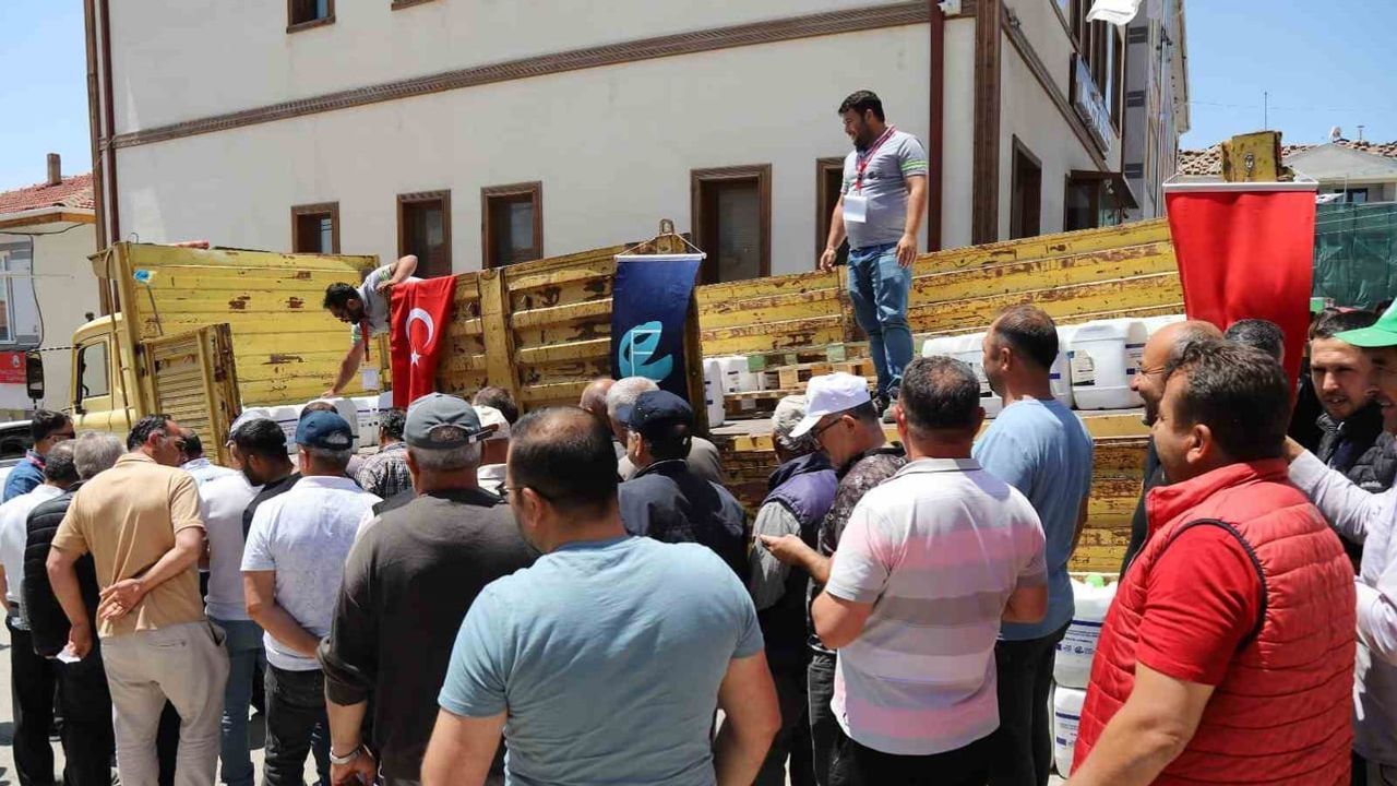 Çiftçiye nefes: Eskişehir'den sıvı gübre desteği