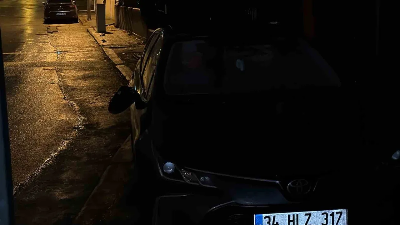 Çiğdem Çiçeği Sokağı'nda gece yarısı kırılan aynalar mahalleyi tedirgin etti