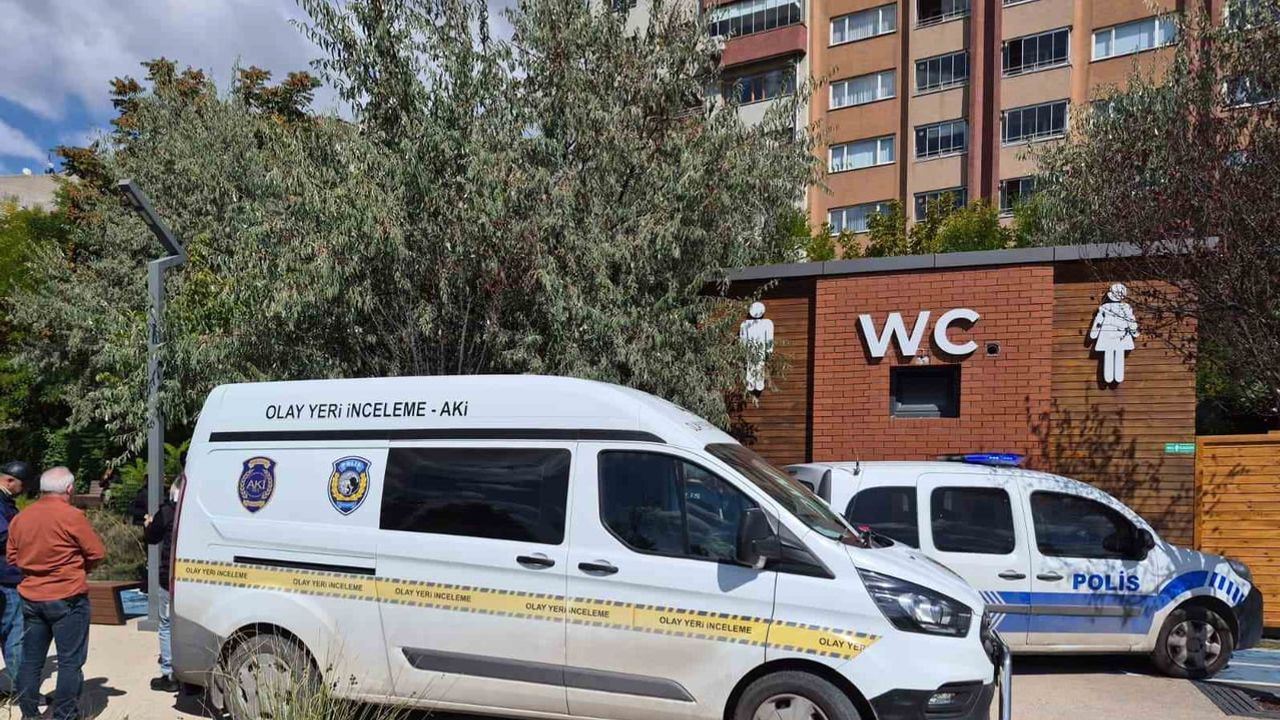 Çim biçme görevlilerinin ihbarıyla: millet bahçesi tuvaletinde silahla vurulmuş kişi bulundu