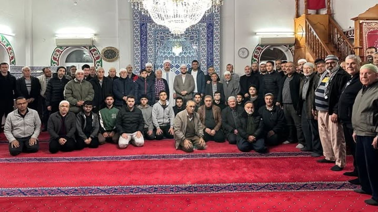 Çivril'de sabah namazı buluşmasında aile bağlarına vurgu yapıldı