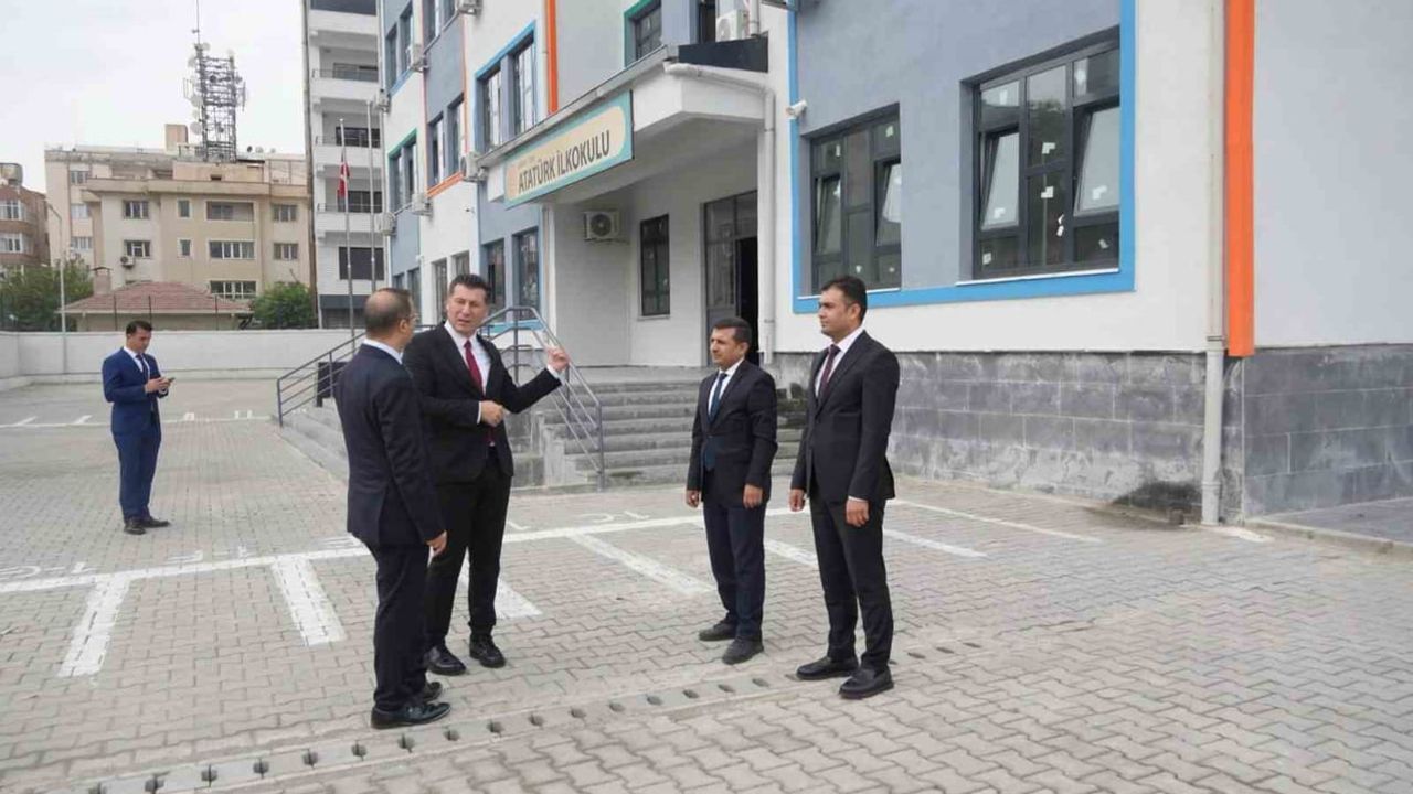 Cizre'de eğitim yatırımlarına yerinde takip: kaymakam Baycar şantiyede inceleme yaptı