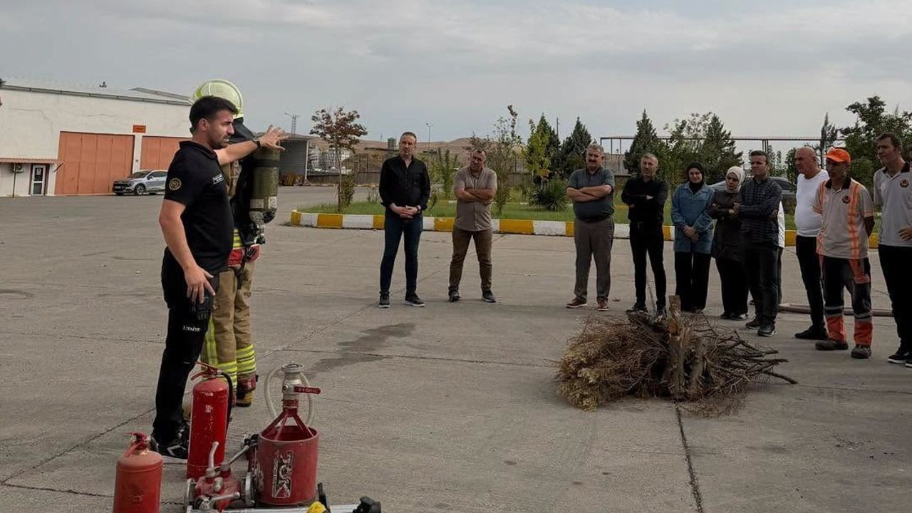 Cizre'de karayolları personeline kapsamlı yangın ve tahliye eğitimi