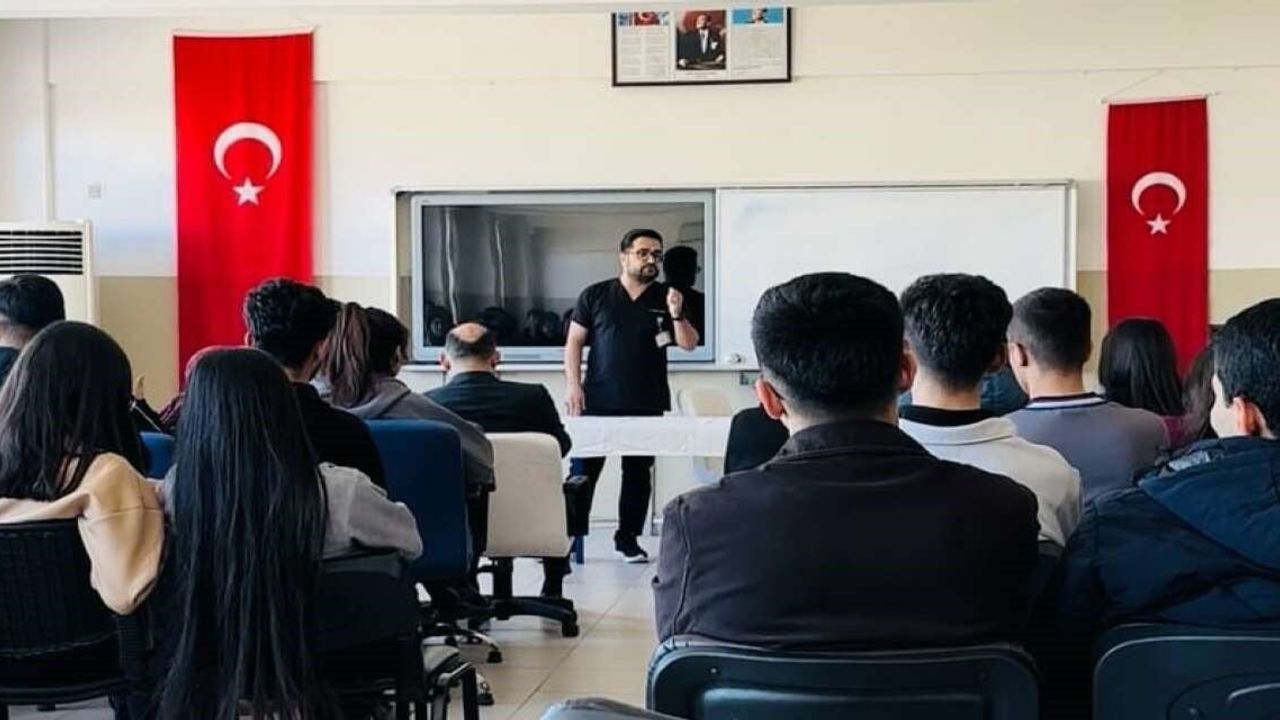 Cizre’de liselilere koruyucu ağız bakımı semineri