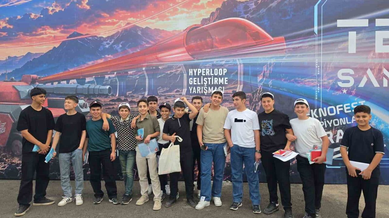 Cizreli öğrenciler TEKNOFEST Güneydoğu'da teknoloji heyecanı yaşadı