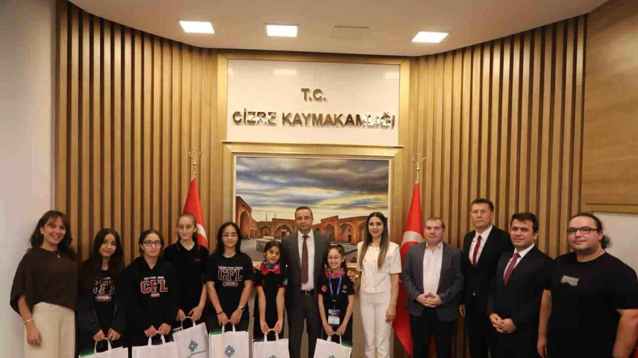 Cizreli öğrencilerin TEKNOFEST başarısı kaymakamlık ziyaretinde kutlandı