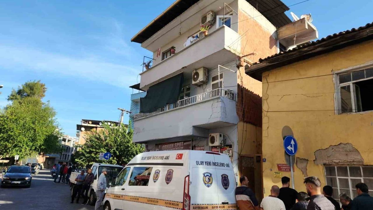 Çocuğun çağrısıyla eve döndü: 30 yaşındaki kadın banyoda ölü bulundu