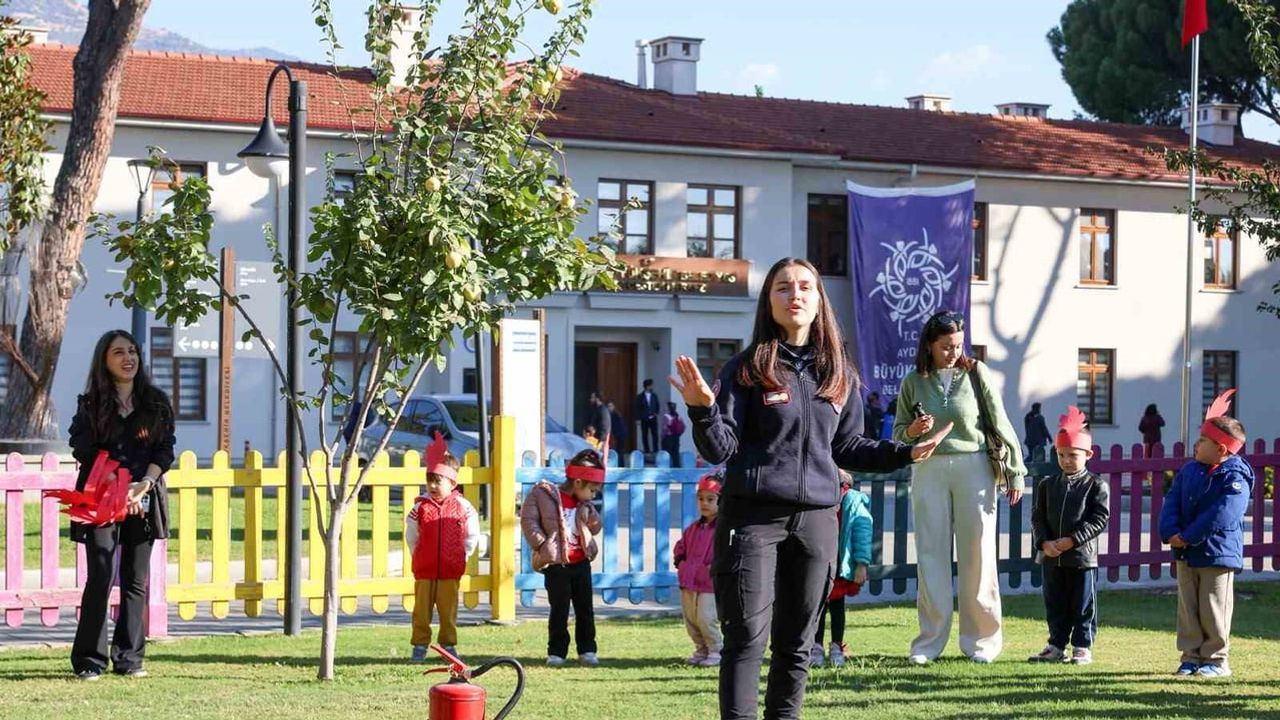 Çocuk gelişim merkezlerinde miniklere itfaiye ve güvenlik eğitimi
