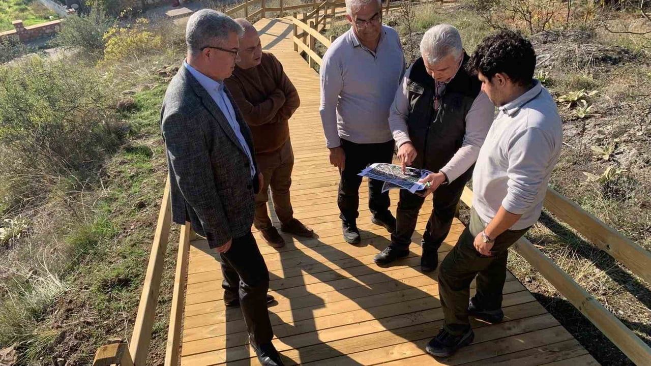 Çocuklar için doğayla iç içe öğrenme alanı hazırlanıyor: Amasya orman okulunda çalışmalar sürüyor
