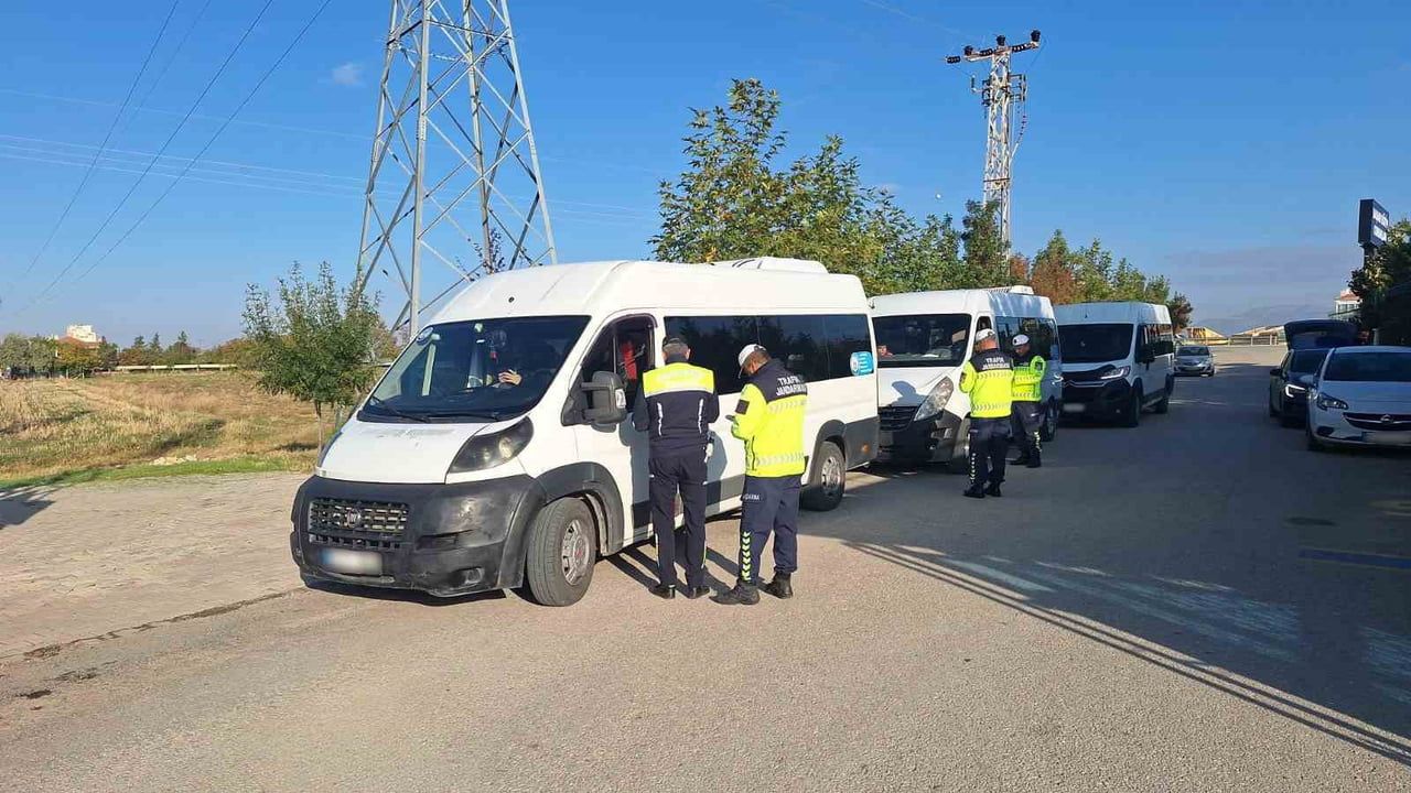 Çocukların güvenliği için Karaman'da kapsamlı jandarma denetimi