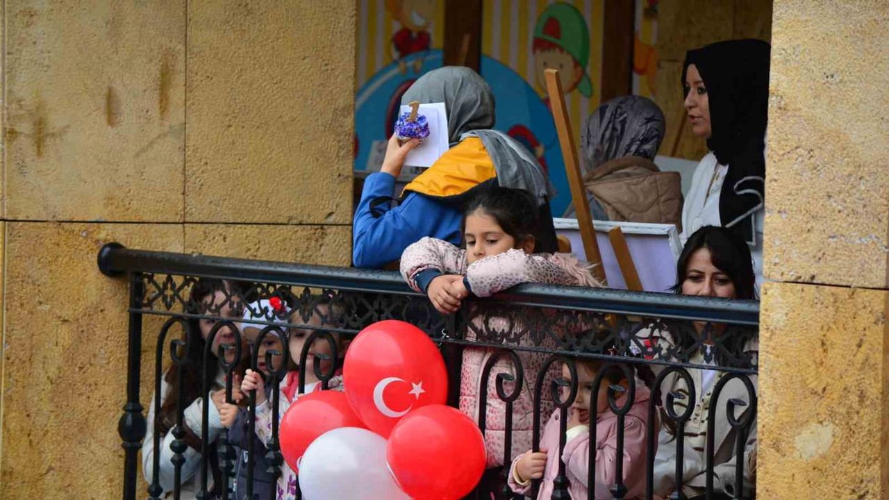 Çocuklarla bayram gibi: Bedesten Aile Yaşam Merkezi'nin birinci yılı şenlikle kutlandı