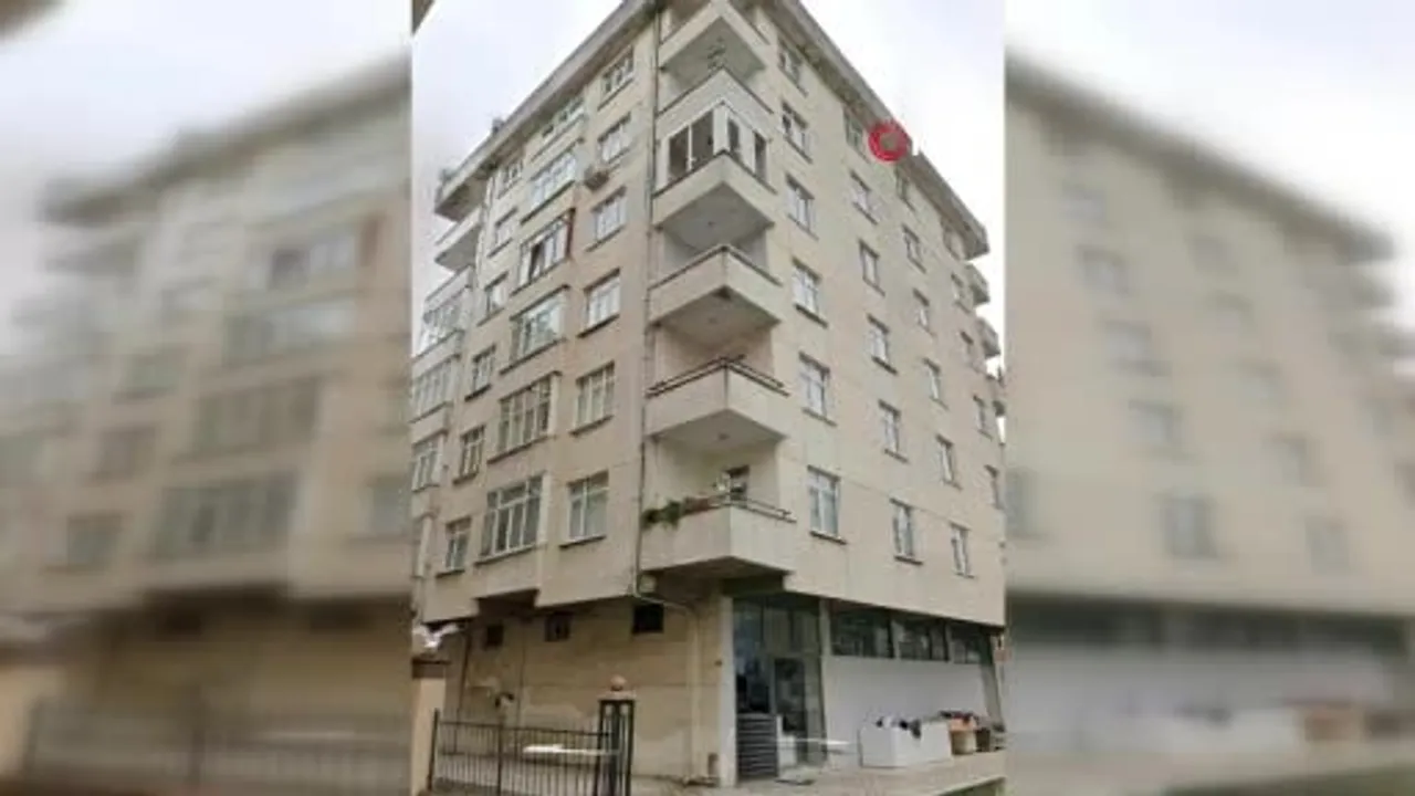 Çökmenin öncesi: Maltepe'de üç katı çöken binanın fotoğrafları gündemde
