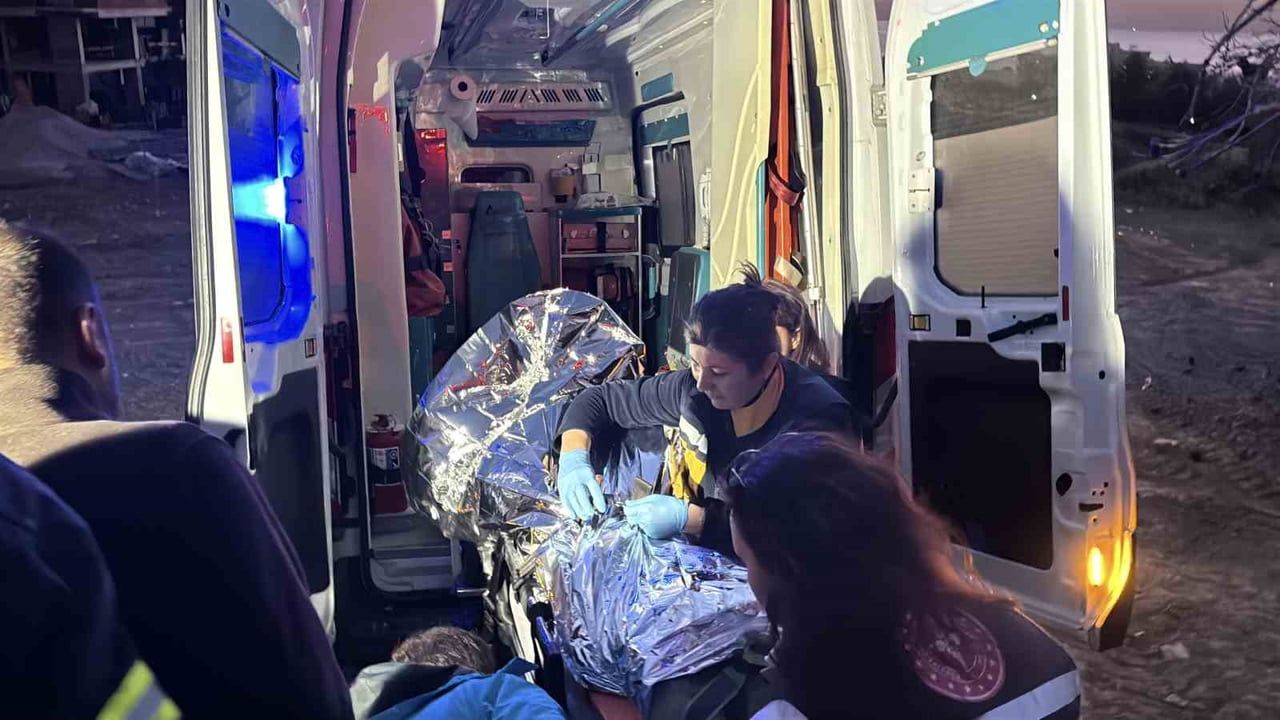 ÇOMÜ Terzioğlu yerleşkesinde göçük: kurtarma ekipleri iki işçiyi toprak altından çıkardı