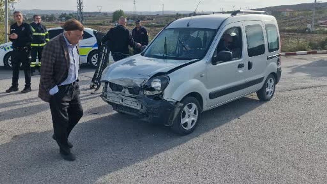 Çorum Alaca'da kavşakta çarpışma: 1 kişi yaralandı