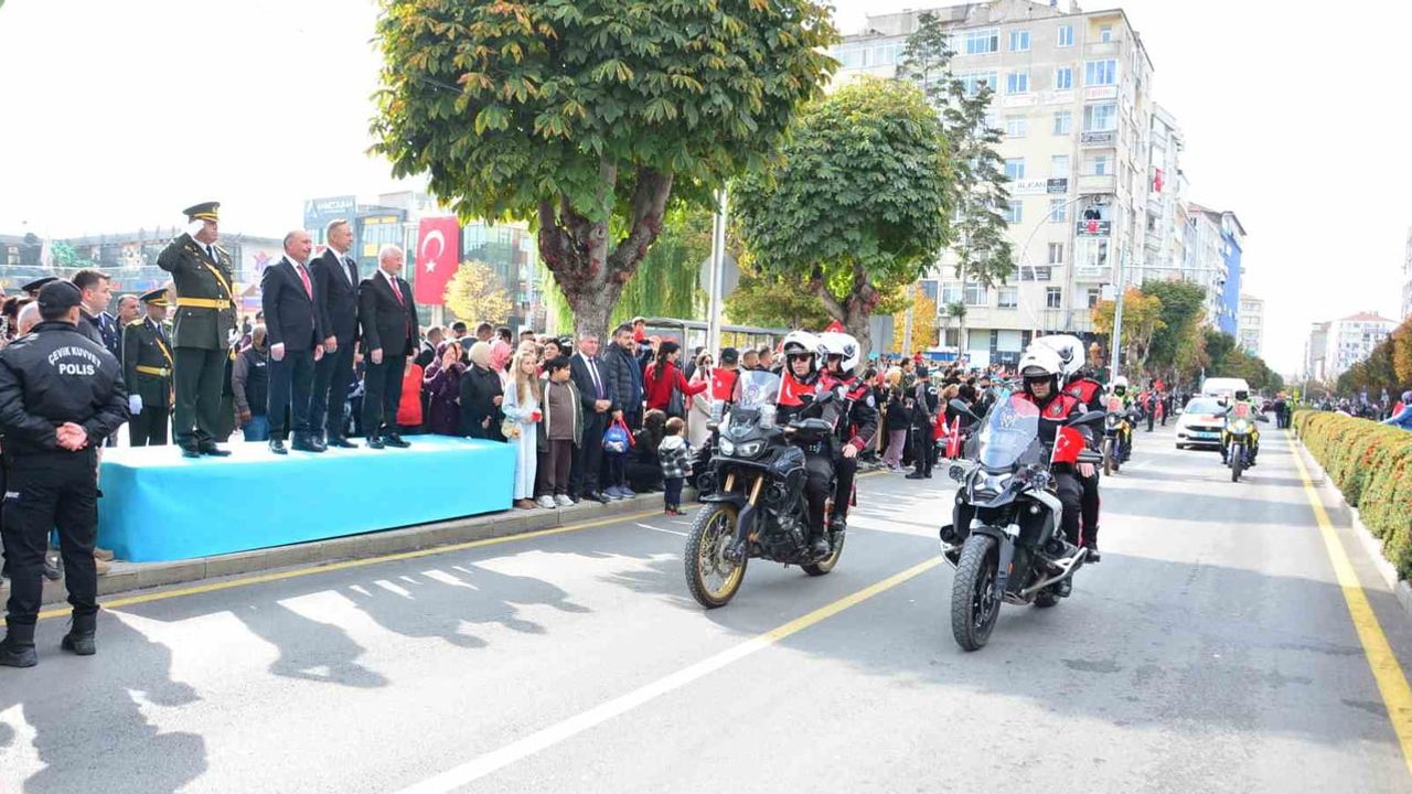 Çorum'da coşkulu 29 ekim kutlamaları ritim ve gösterilerle taçlandı