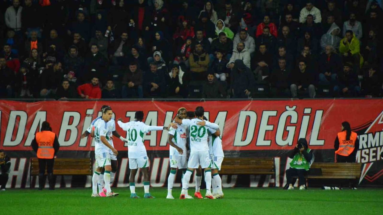 Çorum'da frikikle eşitlik: Cengiz Ünder ilk yarıyı 1-1'e taşıdı