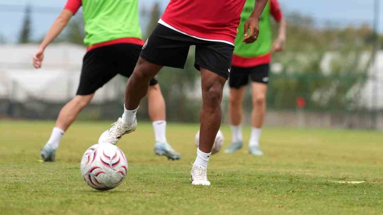 Çorum FK Antalya kampında taktik ağırlıklı hazırlık sürdürdü