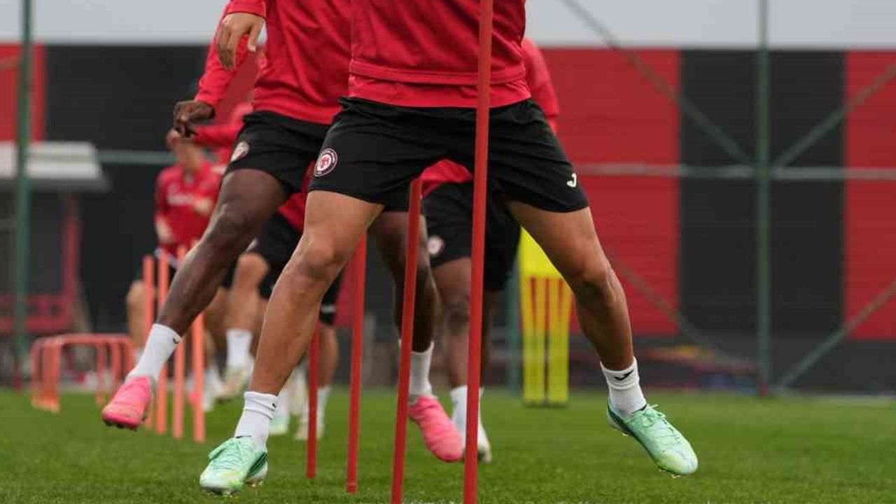 Çorum FK, Erzurumspor FK karşılaşmasına taktik yoğunluğu ve kuvvet çalışmalarıyla hazırlandı