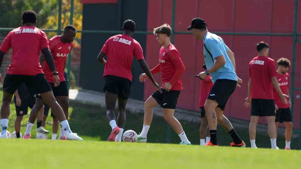 Çorum FK, Rizespor maçı için Burak Yılmaz yönetiminde hazırlıkları sürdürüyor