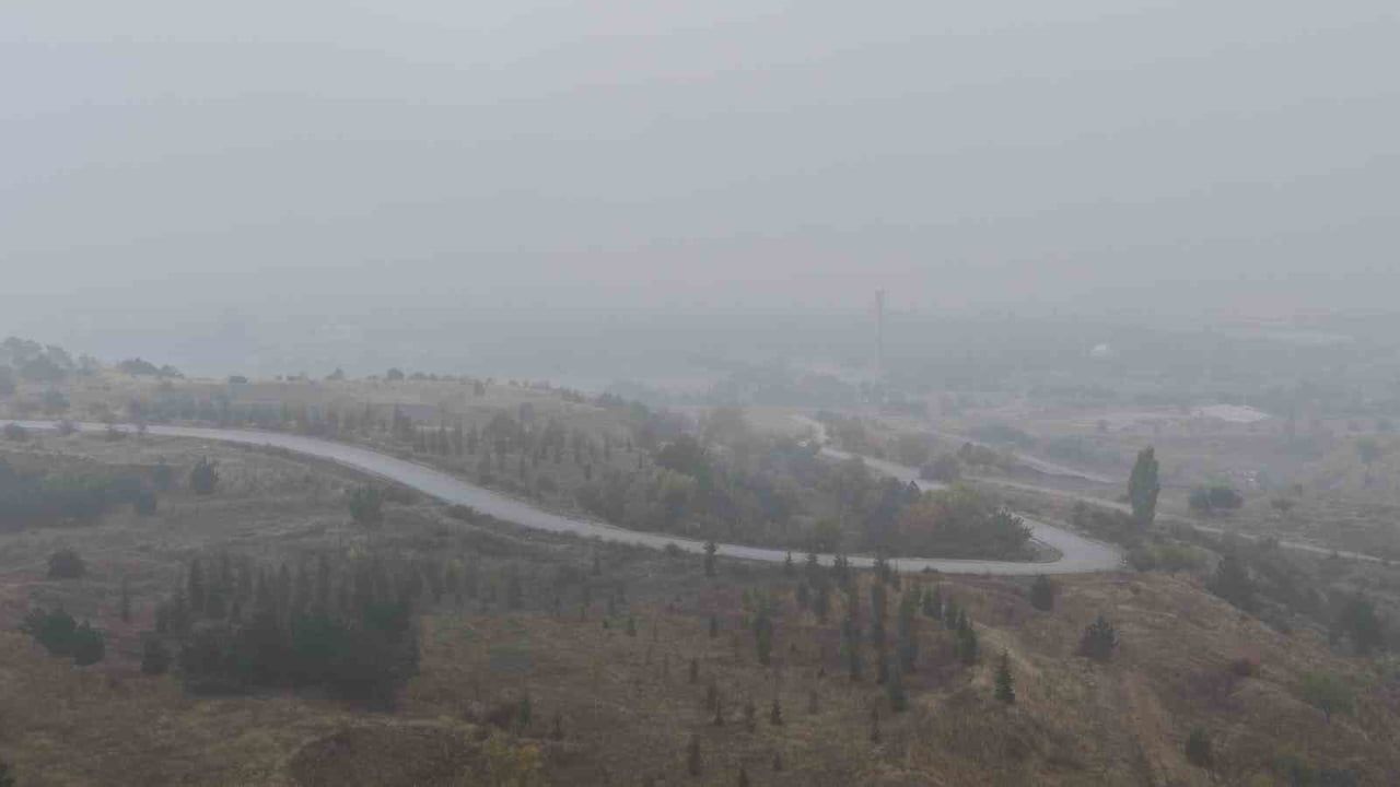 Çorum'un yüksekleri sisle kaplandı, Meteoroloji Genel Müdürlüğü uyardı