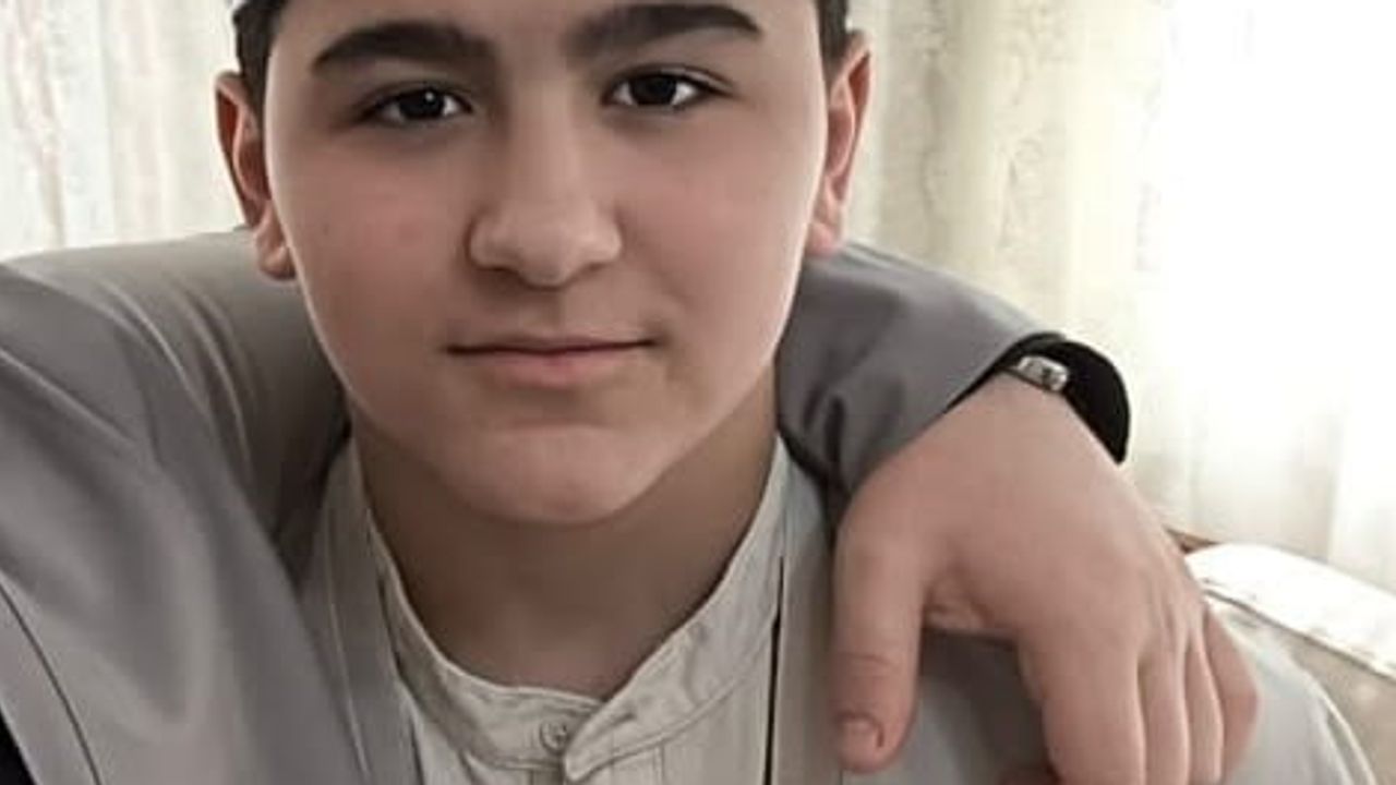 Çukurbostan'da yalın ayak yürürken kabloya basan hafız çocuk hayatını kaybetti