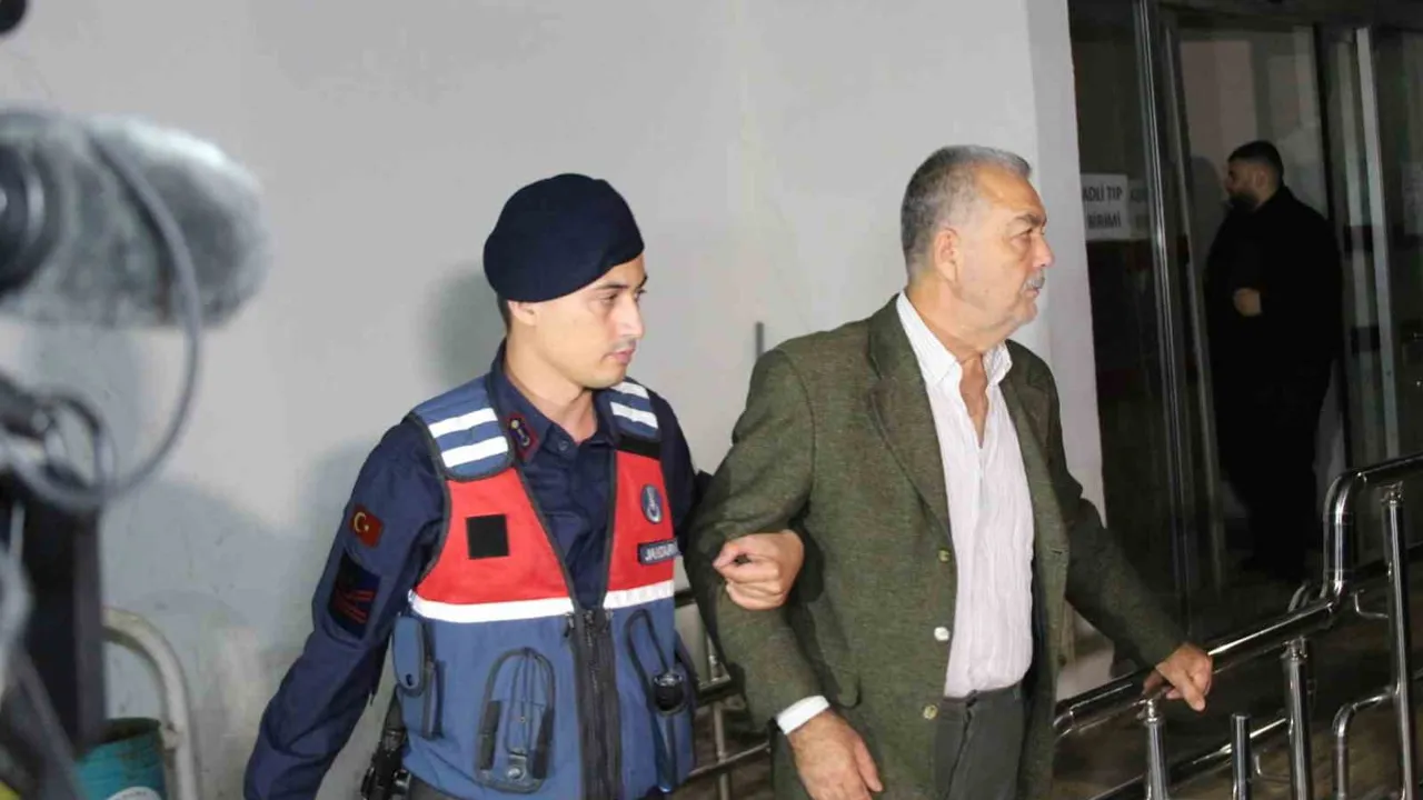 Çukurova belediyesi soruşturmasında Kozay ve Çetin adliyeye sevk edildi