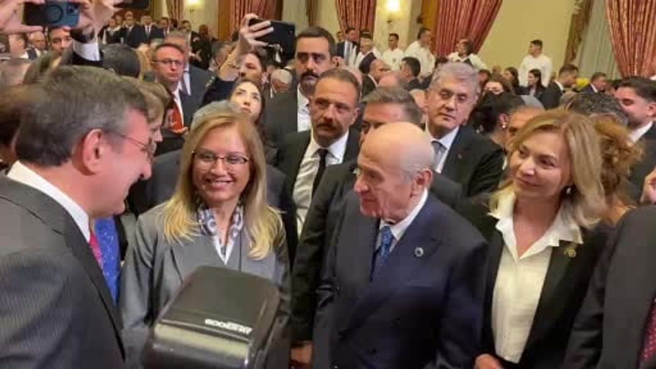Cumhurbaşkanı yardımcısı Cevdet Yılmaz ve Devlet Bahçeli TBMM'nin yeni yasama yılı resepsiyonunda buluştu