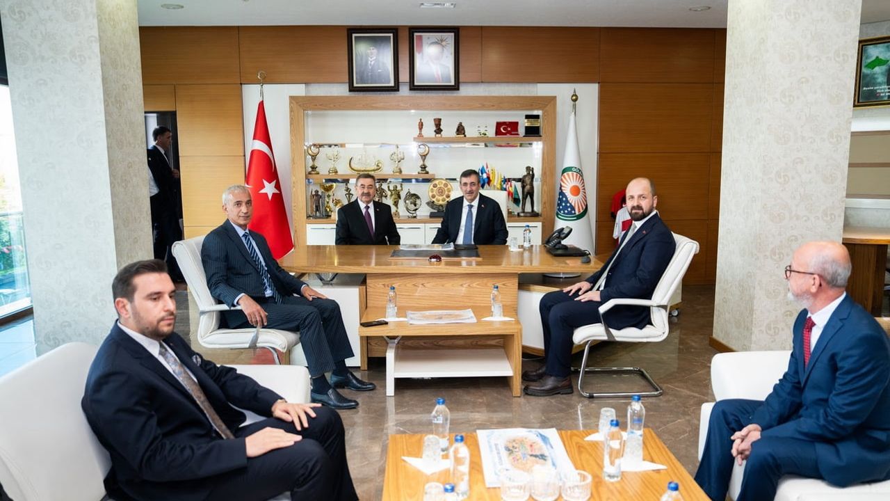 Cumhurbaşkanı yardımcısı Yılmaz Gölbaşı'nda belediyeyle gelecek odaklı planları görüştü