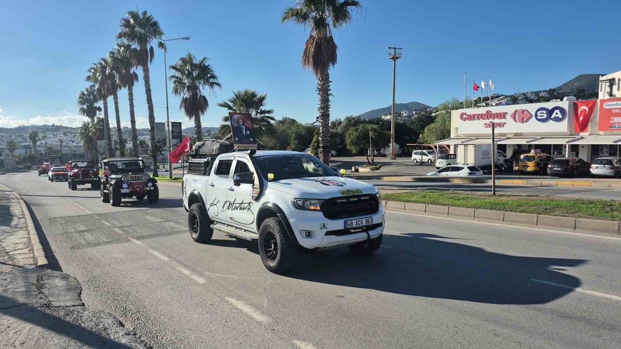 Cumhuriyet coşkusu Bodrum'da klasik ve off-road kortevinde