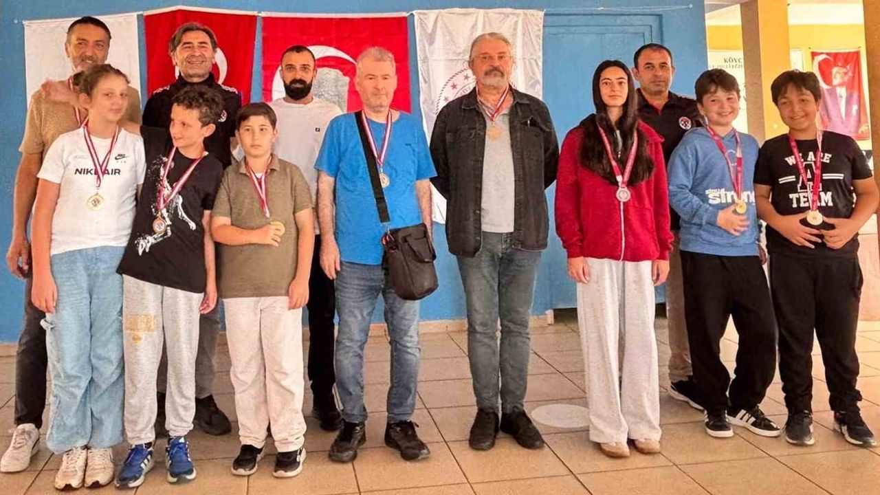 Cumhuriyet coşkusu Köyceğiz'de satrançla buluştu
