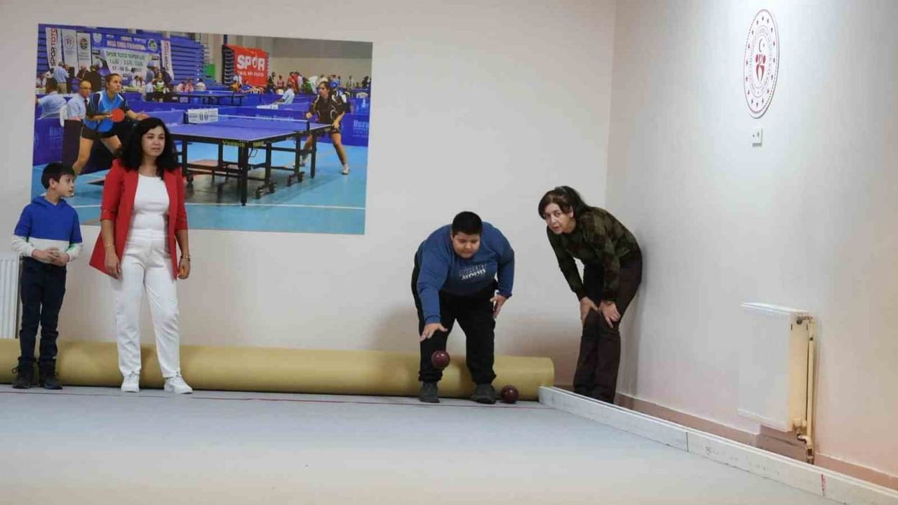 Cumhuriyet coşkusunda bocce turnuvasında buluşan özel sporcular farkındalık yarattı