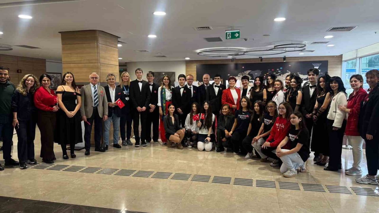 Cumhuriyet’in 103. yılında lobide müzik, dans ve sergiyle buluşma