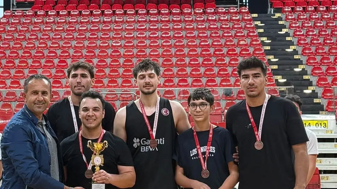Cumhuriyet kupası 3x3'te Bro's Basketbol şampiyonluğa uzandı