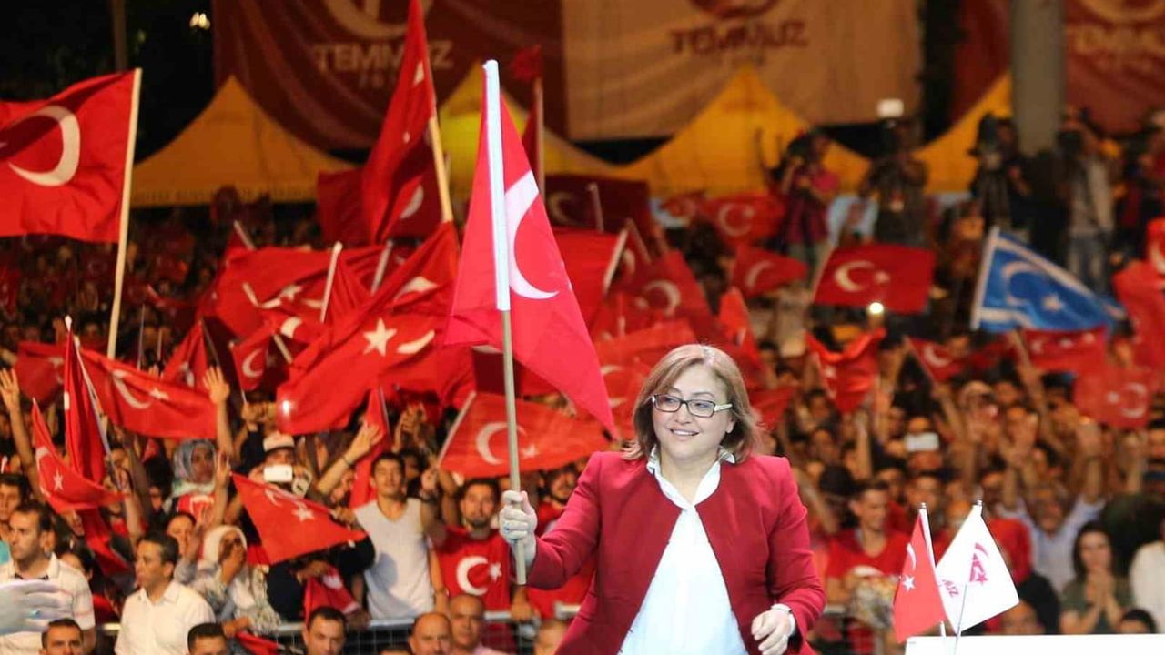 Cumhuriyeti korumanın yolu: eğitim ve üretime yatırım