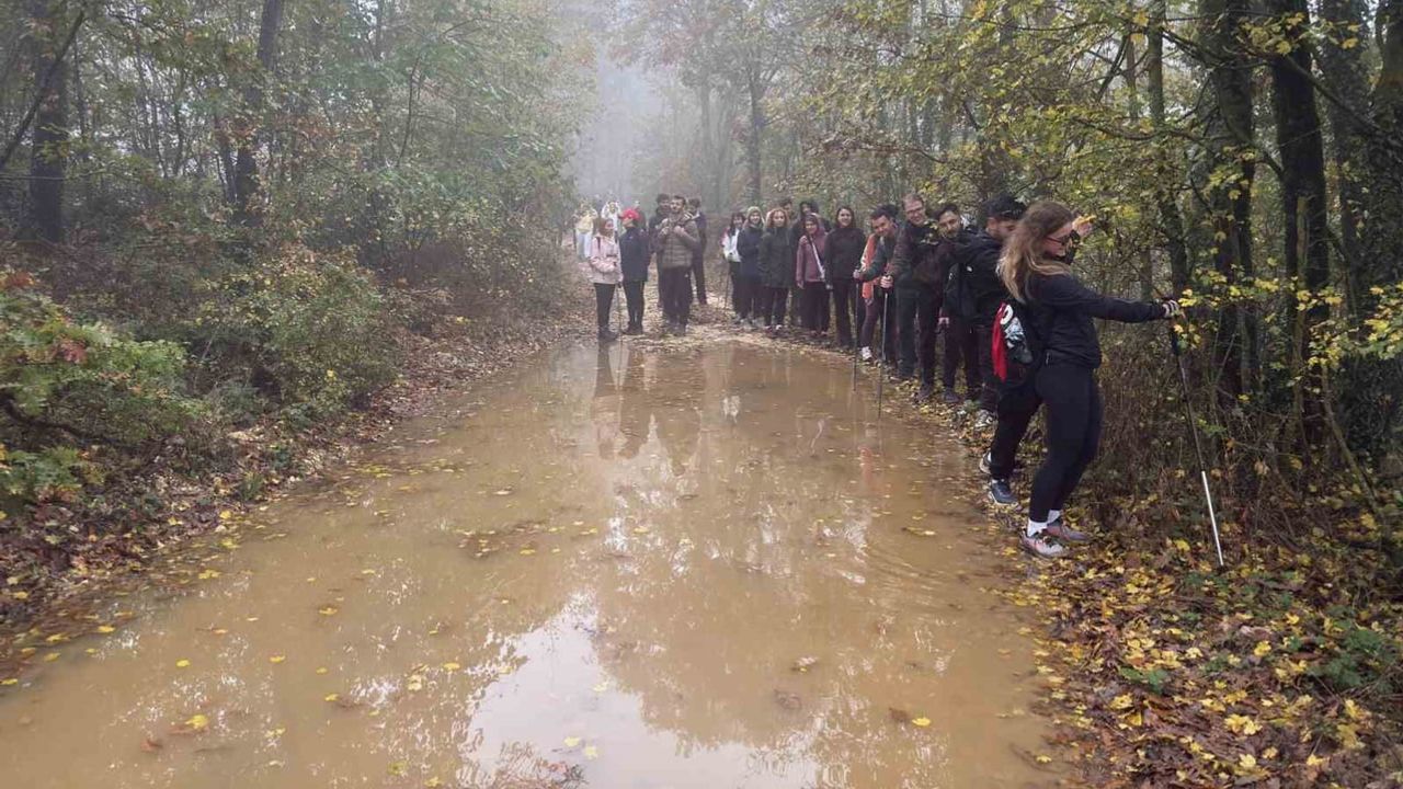 Cumhuriyetin 103'üncü yılında Mysia Yolları'nda doğa yürüyüşü