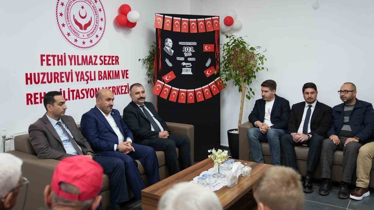 Cumhuriyetin 103. yılında Eskişehir'de kuşakların buluşması