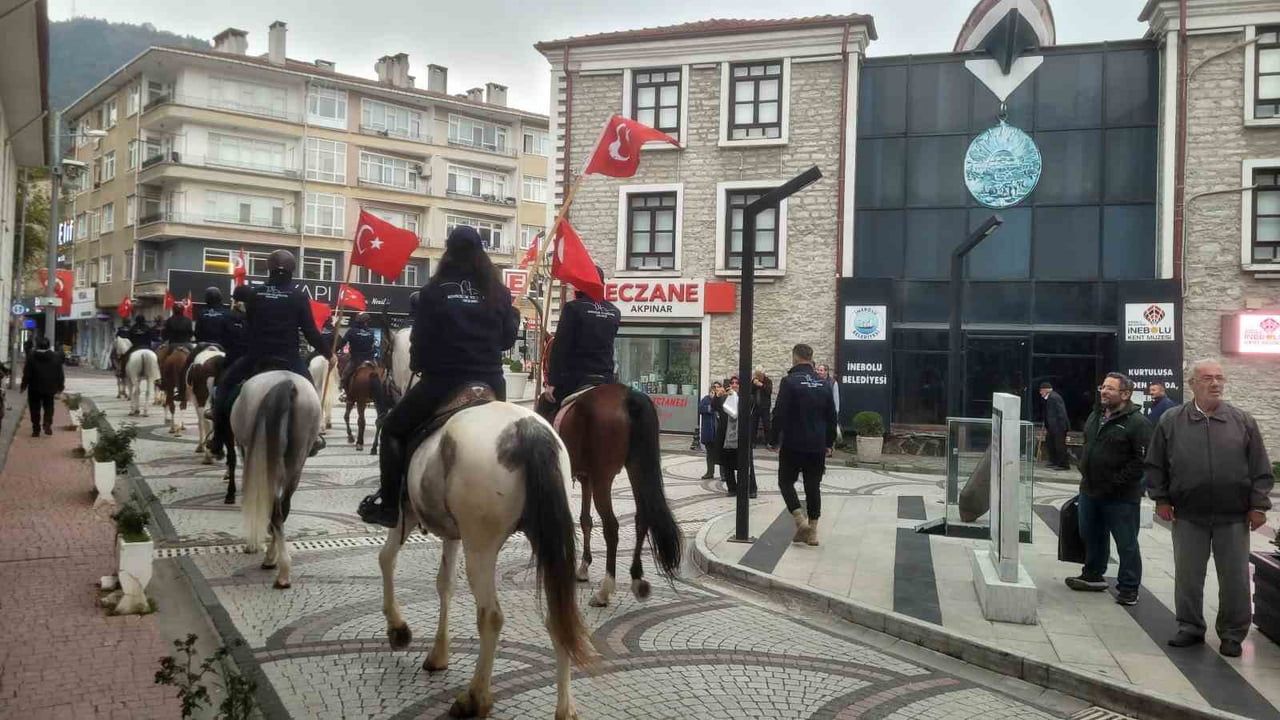 Cumhuriyetin 103. yılında İnebolu'dan Kastamonu'ya atlı anma yürüyüşü