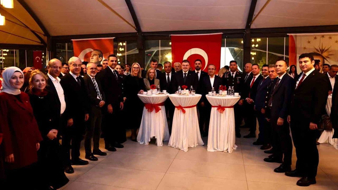 Cumhuriyetin emaneti ortak, İzmir'de güçlü gelecek vurgusu