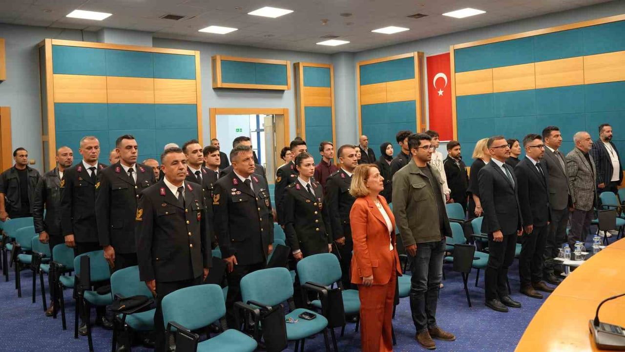 Cumhuriyetin ikinci yüzyılı gençlerin bilgi ve sorumluluğuyla şekillenecek