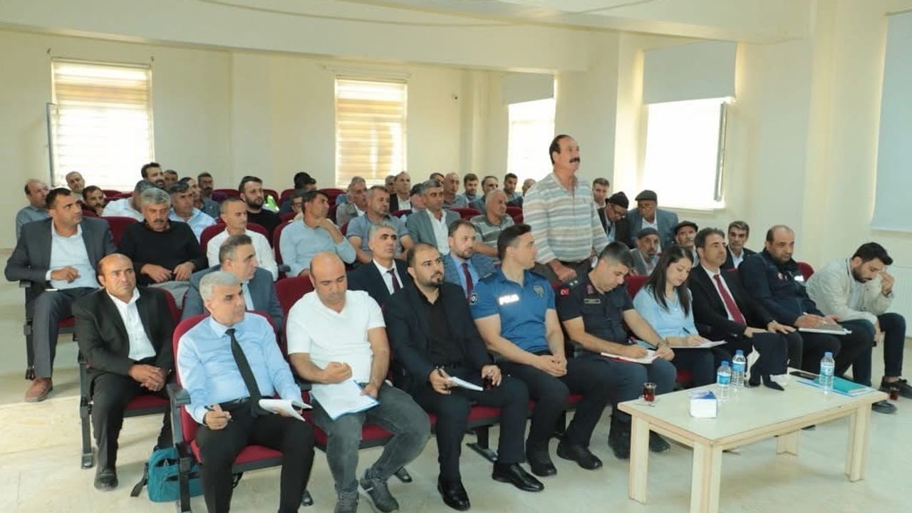 Çüngüş'te muhtarlar hizmet ve yatırımları birlikte değerlendirdi