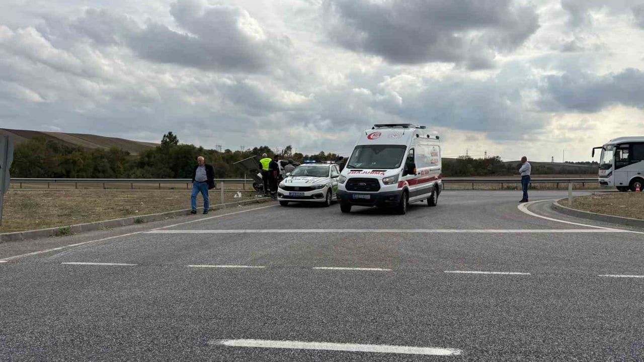 D100'de babaeski yakınlarında iki otomobil çarpıştı: 1 yaralı