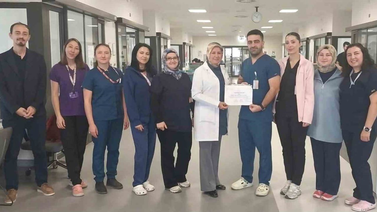 Dahiliye yoğun bakım ekibi el hijyeni başarısıyla dönem teşekkürünü aldı
