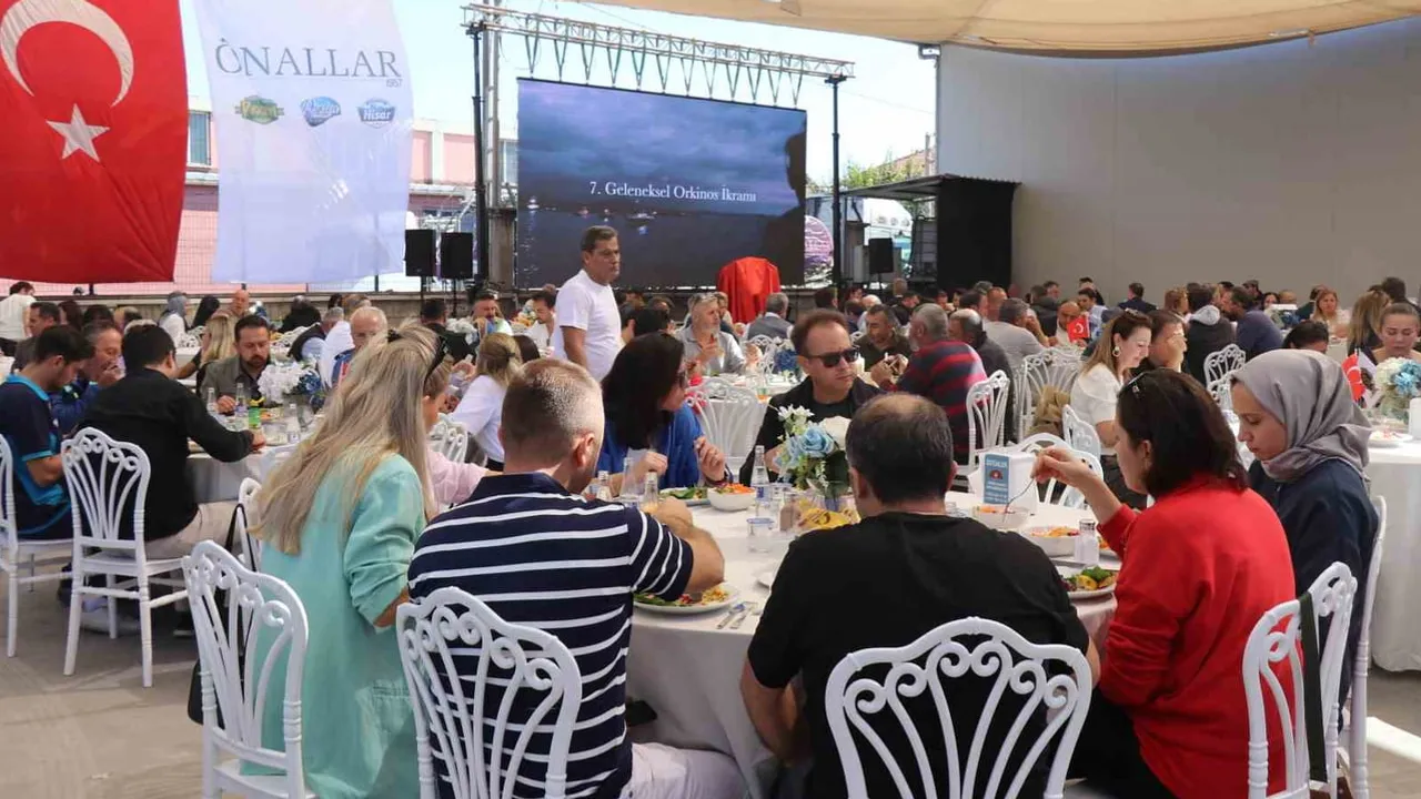 Denizli'de denize kıyısı olmayan kentte 1 tonluk orkinos şöleni